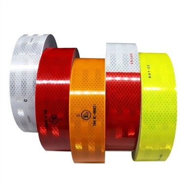 Autocollant réfléchissant au radium