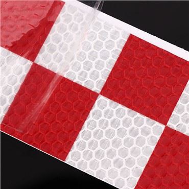 Autocollant réfléchissant à carreaux